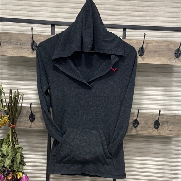 Puma Black V-Neck Top with Pink Logo - Picture 4 of 8